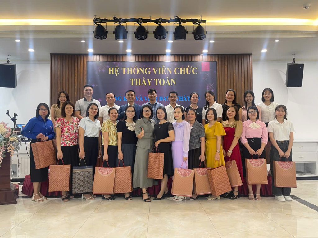 Thầy Toàn Viên Chức